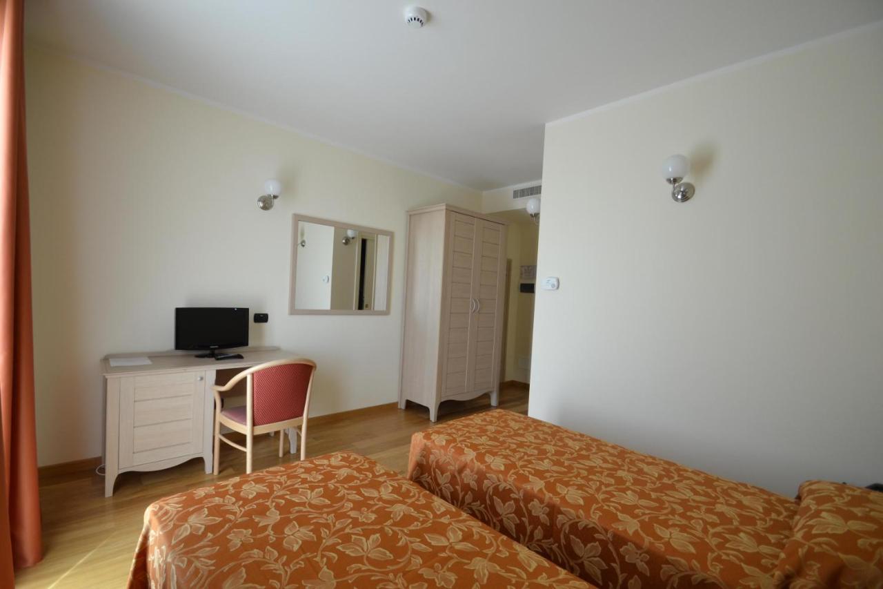 Hotel Semi Di Limone โมลยาโน เวเนโต ภายนอก รูปภาพ