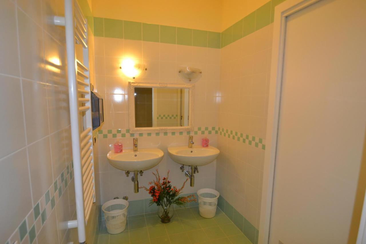 Hotel Semi Di Limone โมลยาโน เวเนโต ภายนอก รูปภาพ